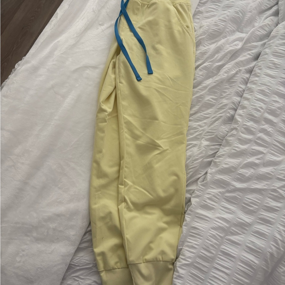 FIGS XSP ZAMORA JOGGERS SUNLIGHT - Picture 2 of 2